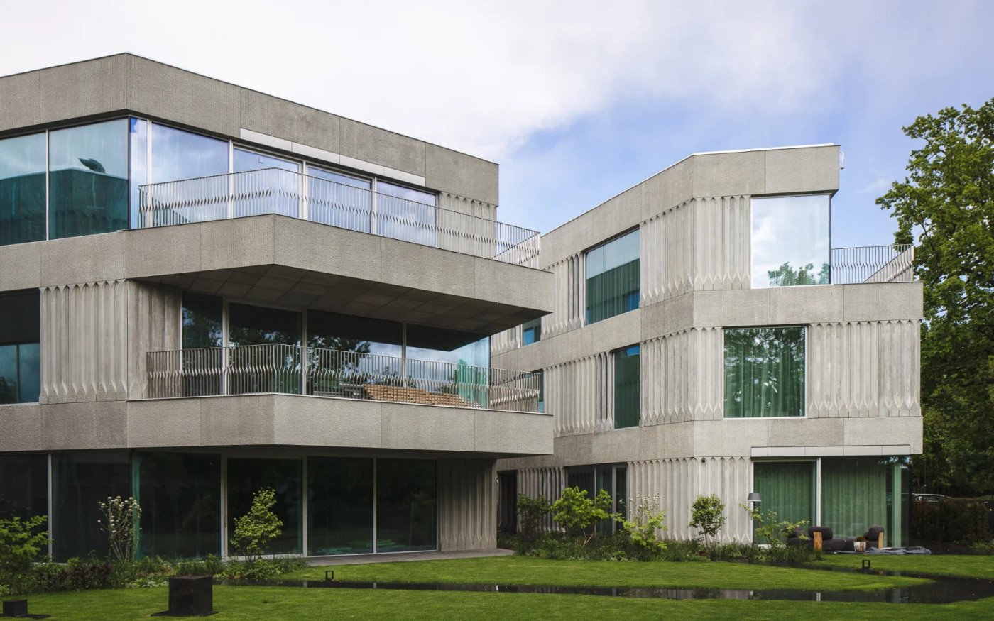„Fenstercraft Aluminium“ aliuminio konstrukcijų sprendimai – geriausiame 2025 m. Baltijos Šalių gyvenamajame projekte